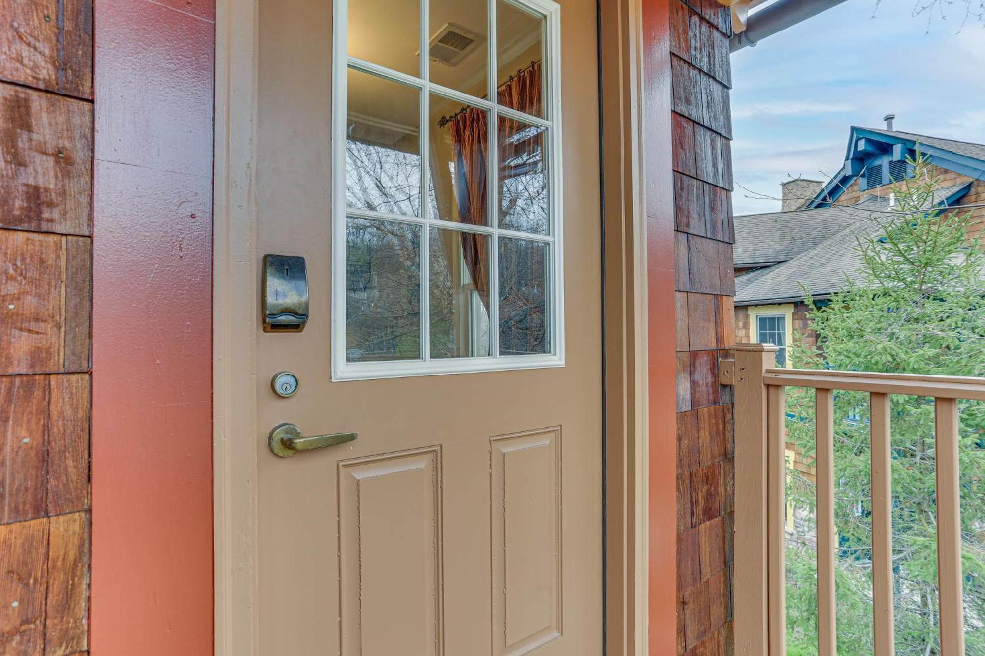 Spacious Condo With View Less Than 1 Mi To Mtn Creek Resort! Vernon Buitenkant foto
