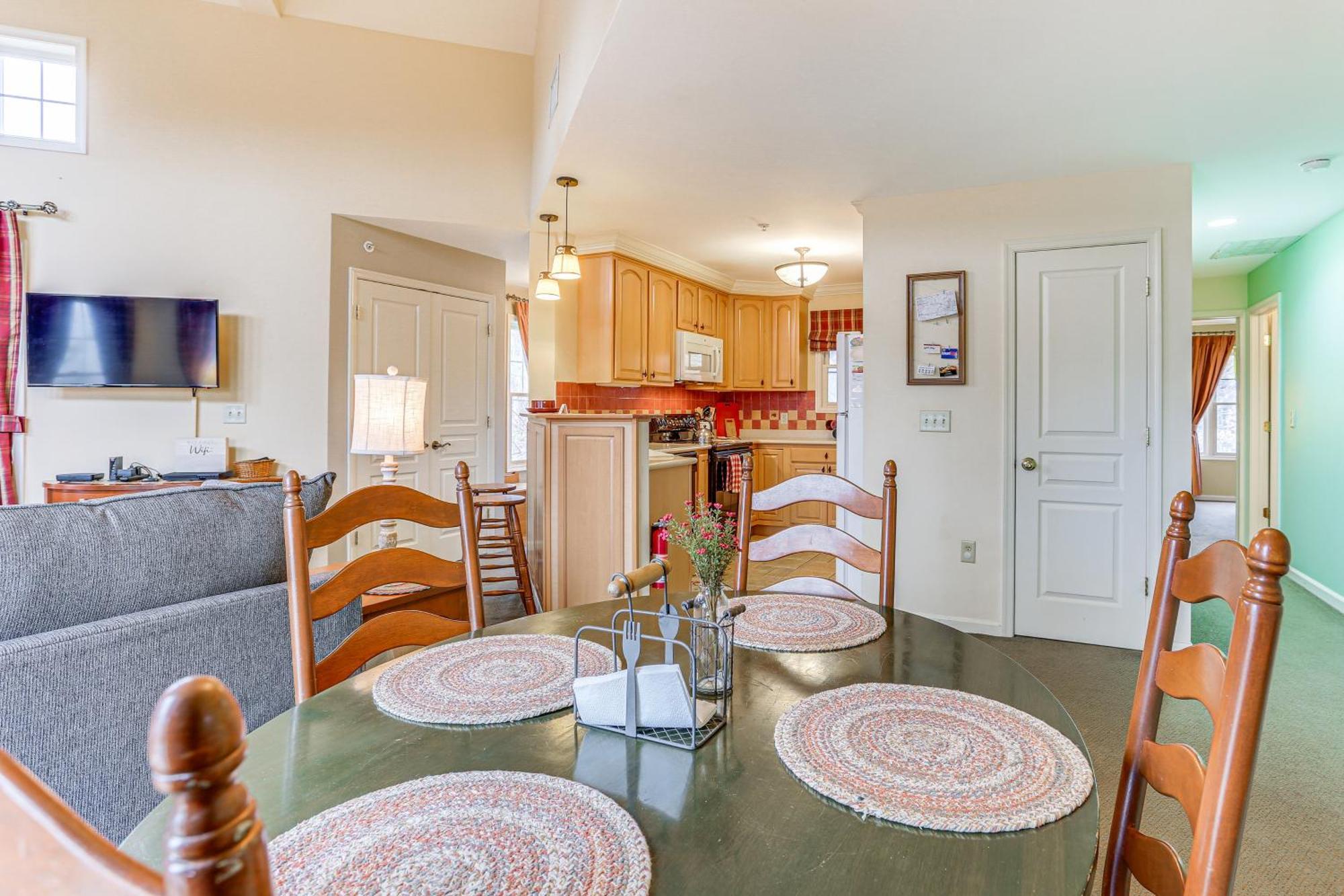 Spacious Condo With View Less Than 1 Mi To Mtn Creek Resort! Vernon Buitenkant foto